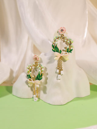 Rose Chlorophytum Wreath Earrings