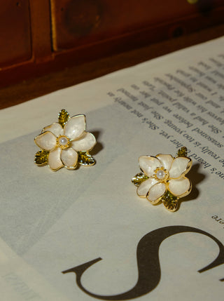 White Cream pearl Flower Earrings