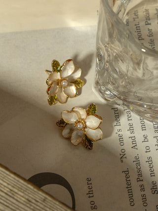 White Cream pearl Flower Earrings