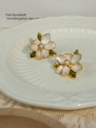 White Cream pearl Flower Earrings